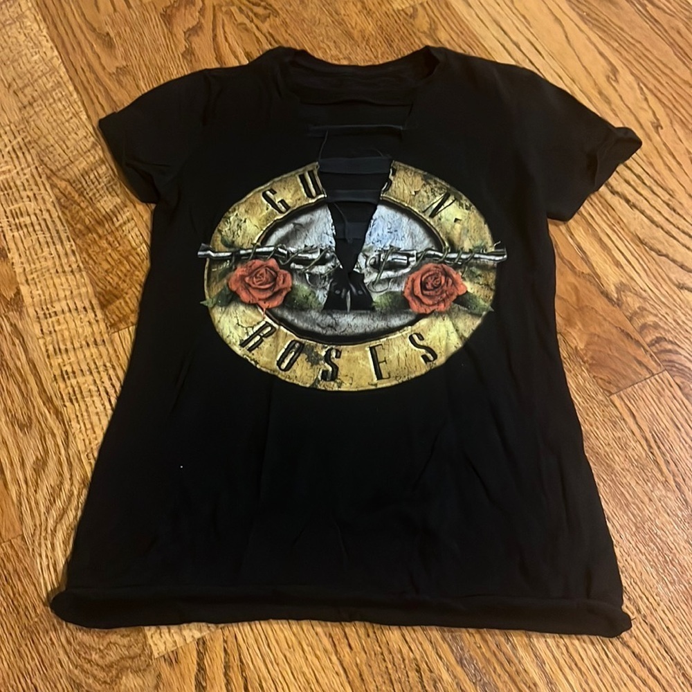 Woman’s Guns n Roses Woman’s Cut Out Tee